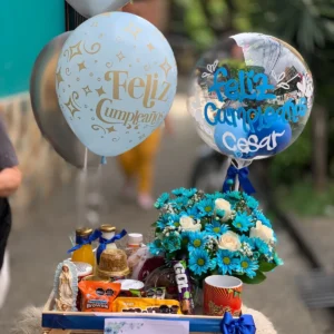 Desayuno sorpresa con margaritas, globos, dulces y virgen en marmolina