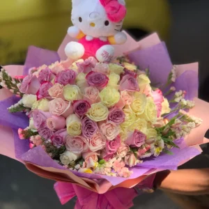 Bouquet de rosas con peluche Hello Kitty