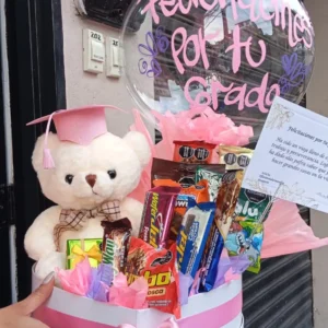 Caja corazon con chocolates, peluche y globo